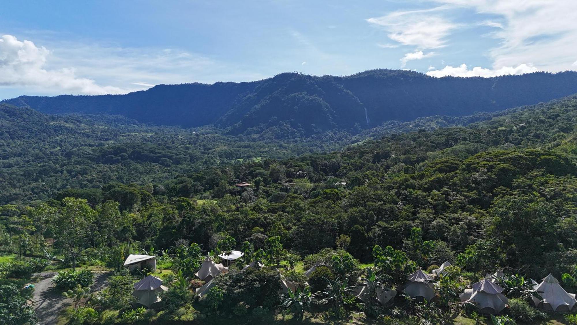 Holos Retreat Center: The Entire Ridge Basecamp Baru Buitenkant foto
