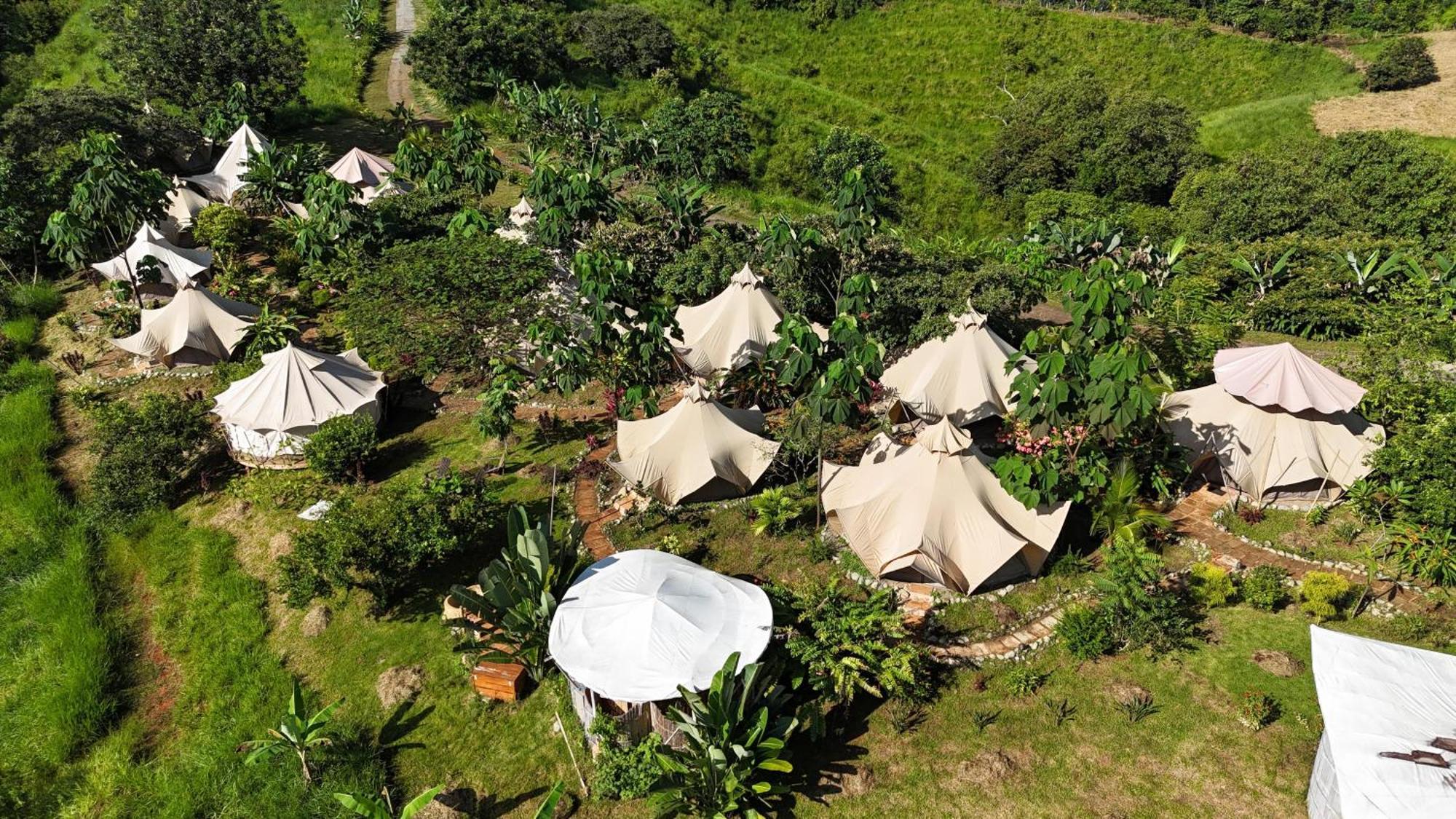 Holos Retreat Center: The Entire Ridge Basecamp Baru Buitenkant foto