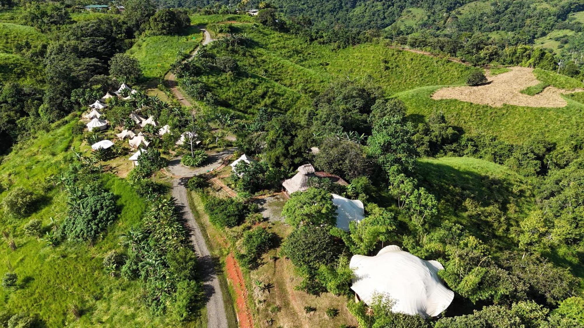 Holos Retreat Center: The Entire Ridge Basecamp Baru Buitenkant foto